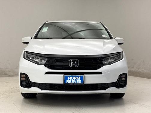 Platinum White Pearl 2027 Honda Odyssey Elite