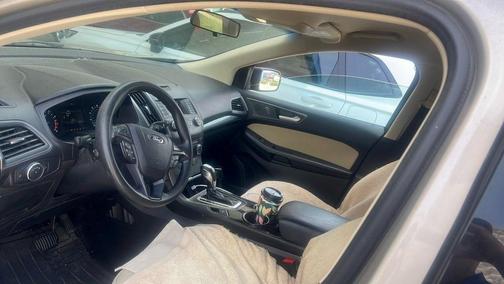 2018 Ford Edge SE