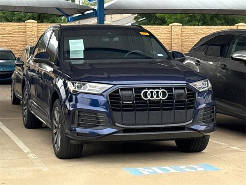 2023 Audi Q7 45 Premium Plus