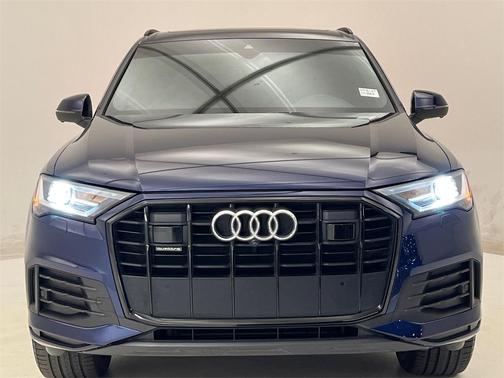 2023 Audi Q7 45 Premium Plus