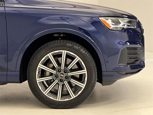 2023 Audi Q7 45 Premium Plus
