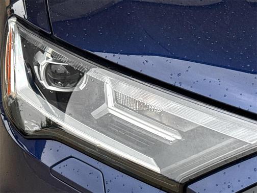 2023 Audi Q7 45 Premium Plus