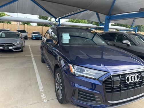 2023 Audi Q7 45 Premium Plus