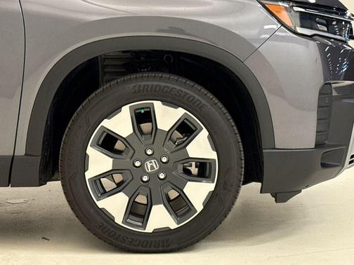Modern Steel Metallic 2026 Honda Pilot Elite
