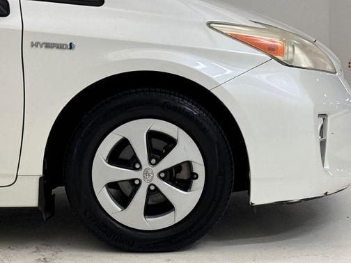 Blizzard Pearl 2012 Toyota Prius Two
