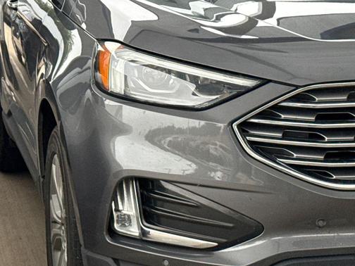 Gray Metallic 2022 Ford Edge Titanium