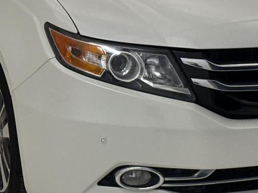 White Diamond Pearl 2016 Honda Odyssey Touring