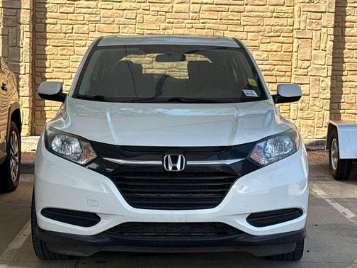White Orchid Pearl 2017 Honda HR-V LX