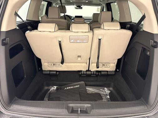 Modern Steel Metallic 2026 Honda Odyssey Touring