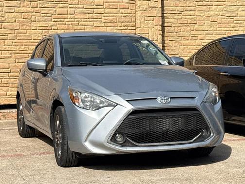 2019 Toyota Yaris Sedan LE