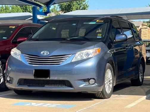 2016 Toyota Sienna XLE