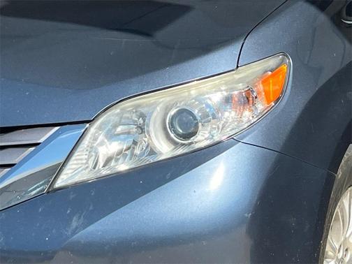 2016 Toyota Sienna XLE
