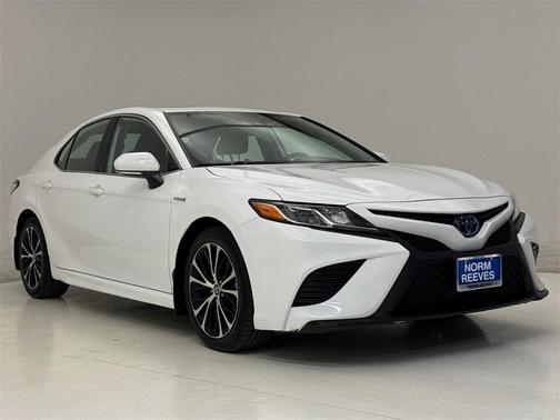 2020 Toyota Camry Hybrid SE