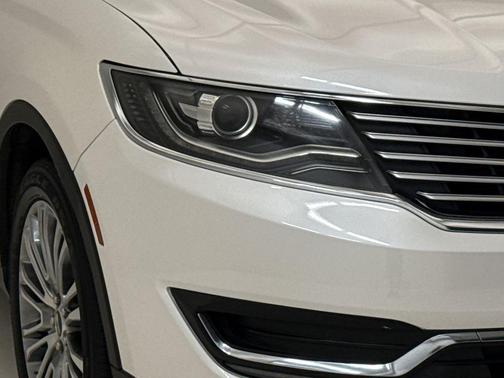 White Platinum Clearcoat Metallic 2016 Lincoln MKX Reserve
