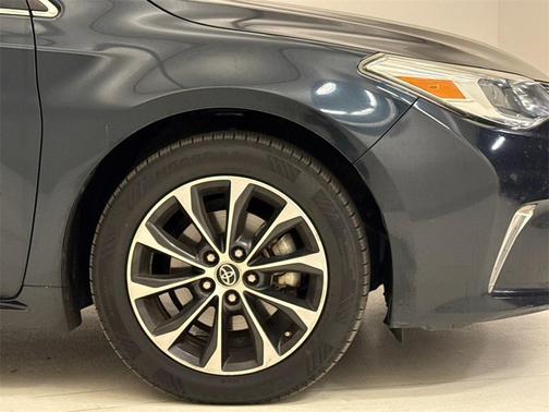 2016 Toyota Avalon XLE