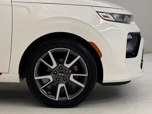 Snow White Pearl 2020 Kia Soul GT-Line 2.0L