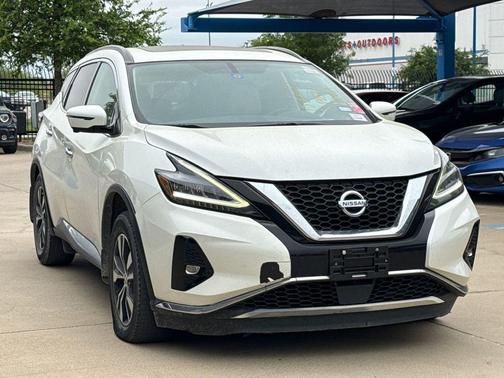 White 2019 Nissan Murano SV