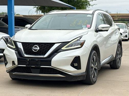 White 2019 Nissan Murano SV