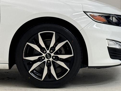 Summit White 2020 Chevrolet Malibu RS
