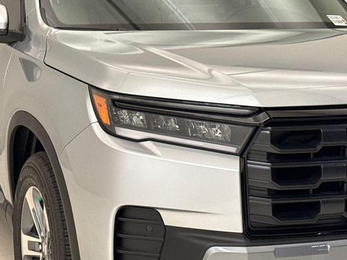 Solar Silver Metallic 2026 Honda Pilot EX-L