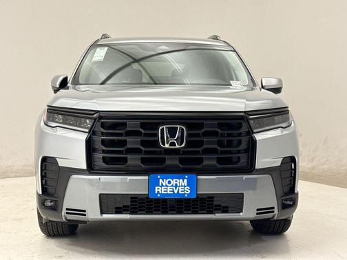 Solar Silver Metallic 2026 Honda Pilot EX-L