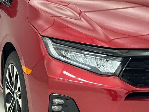 Radiant Red Metallic II 2026 Honda Odyssey Elite