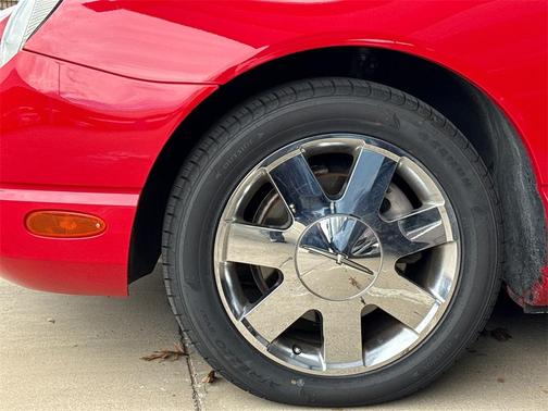 2003 Ford Thunderbird 