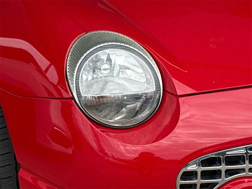 2003 Ford Thunderbird 