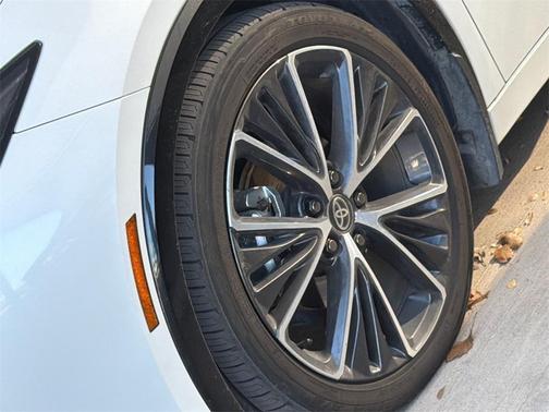 2024 Toyota Prius XLE