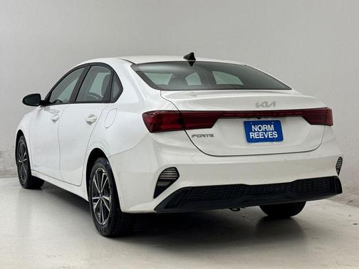 Snow White Pearl 2022 Kia Forte LXS