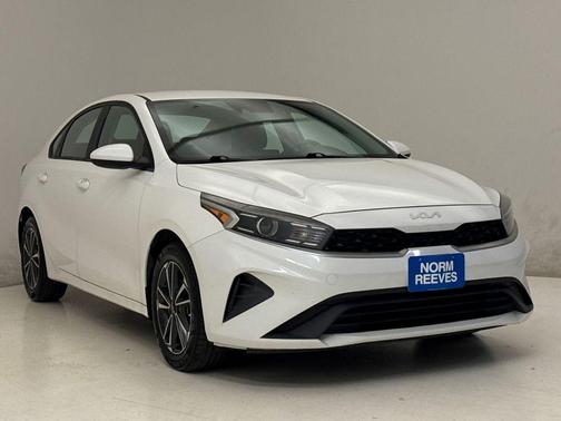 Snow White Pearl 2022 Kia Forte LXS