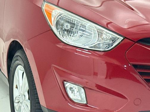 Garnet Red 2013 Hyundai TUCSON GLS