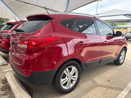 Garnet Red 2013 Hyundai TUCSON GLS