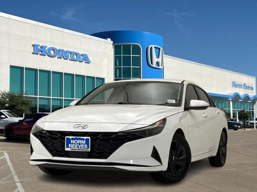 2022 Hyundai ELANTRA SEL