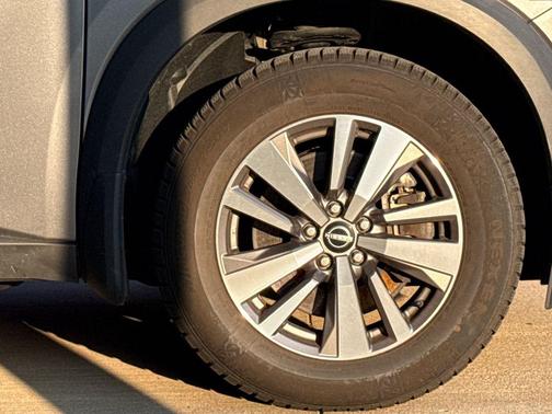 Gun Metallic 2023 Nissan Pathfinder SL