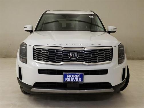 Photo 3 of 38 of 2020 Kia Telluride EX