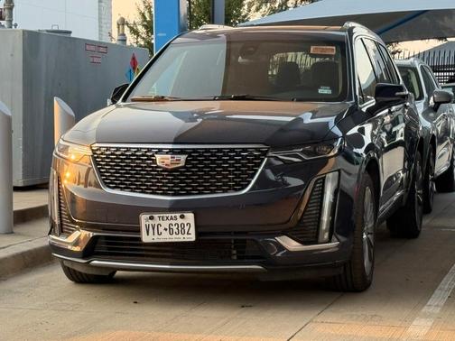 2025 Cadillac XT6 Premium Luxury FWD