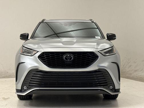 Celestial Silver Metallic 2021 Toyota Highlander XSE