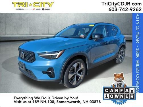 2023 Volvo XC40 B5 Ultimate Dark Theme