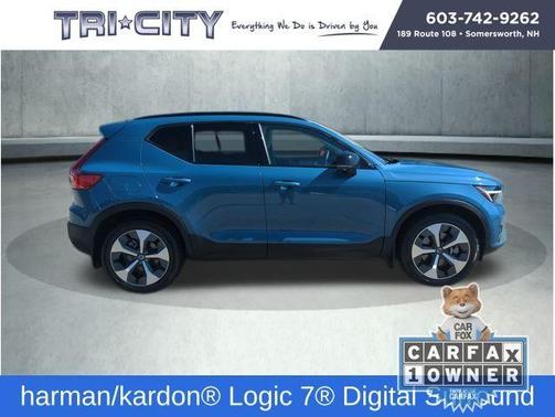 2023 Volvo XC40 B5 Ultimate Dark Theme