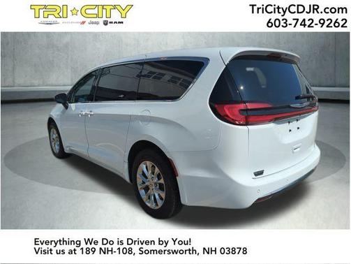 2023 Chrysler Pacifica Touring-L