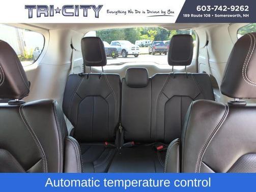 2023 Chrysler Pacifica Touring-L