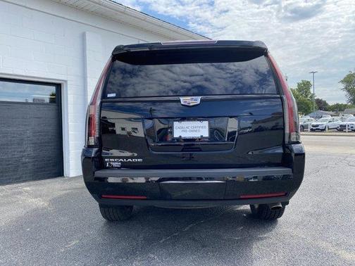 Photo 4 of 29 of 2020 Cadillac Escalade Luxury