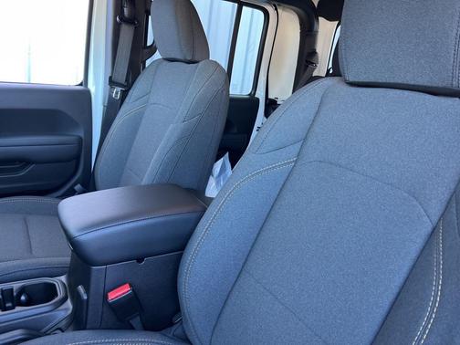 2026 Jeep Gladiator Willys 4x4