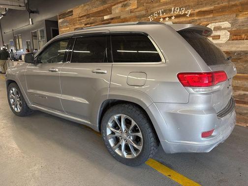 2019 Jeep Grand Cherokee Summit