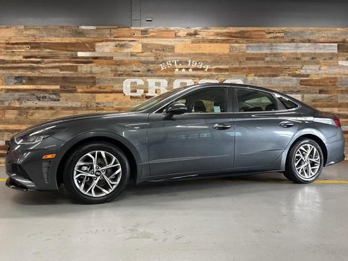 2022 Hyundai SONATA SEL