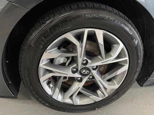 2022 Hyundai SONATA SEL