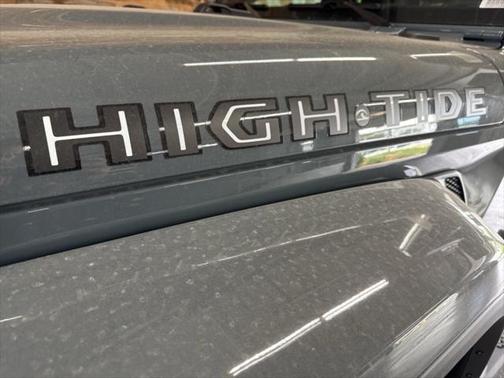 2025 Jeep Gladiator High Tide