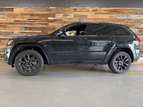 2022 Jeep Grand Cherokee Laredo