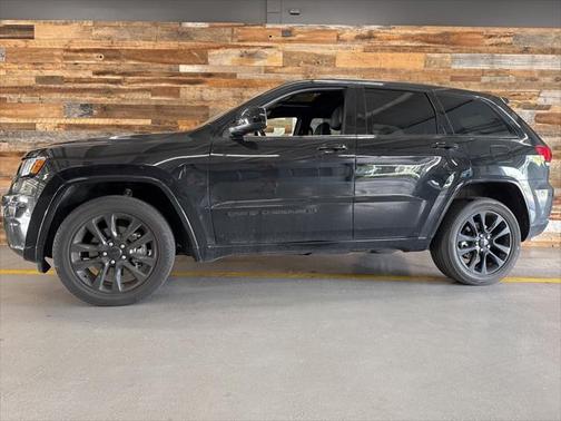 2022 Jeep Grand Cherokee Laredo